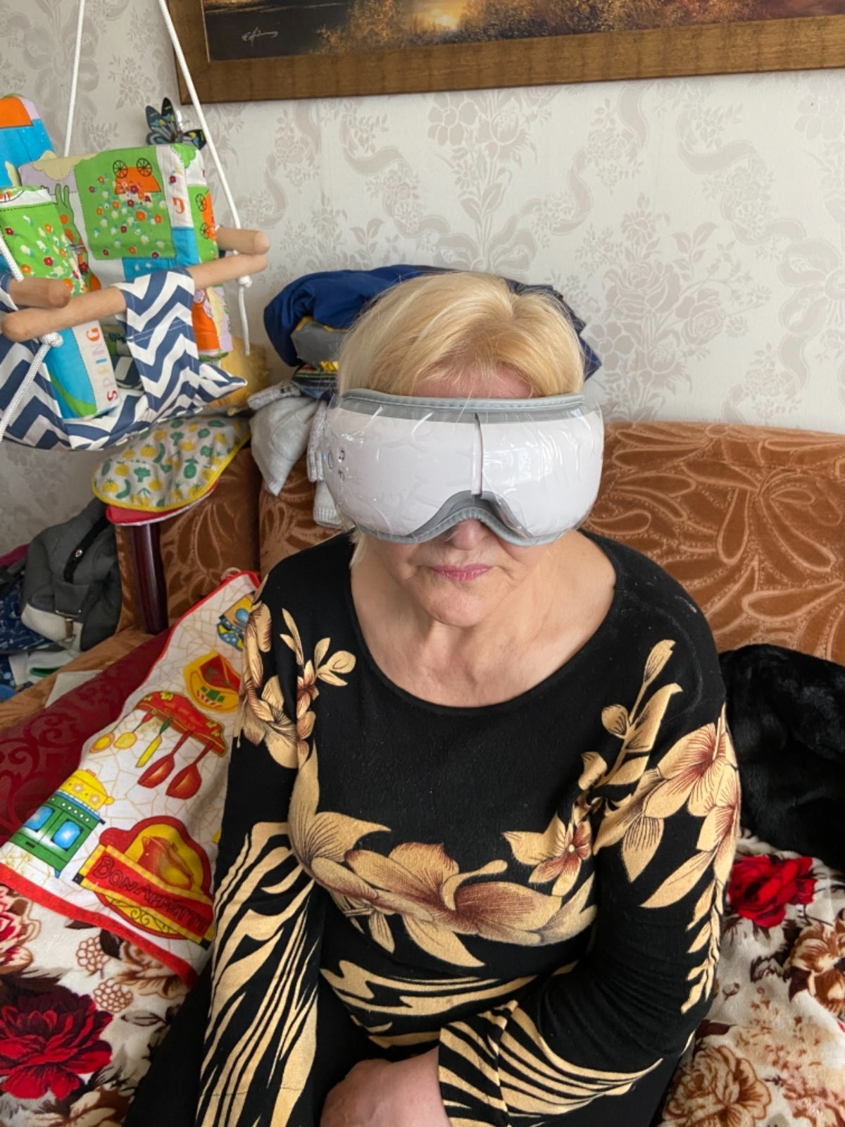 I got this for my nan, because she developed blepharitis about a year ago, her eyes feels as if they are full of sand, these glasses according to her helps her a lot, so highly recommend to anyone with this condition. - Edvinas